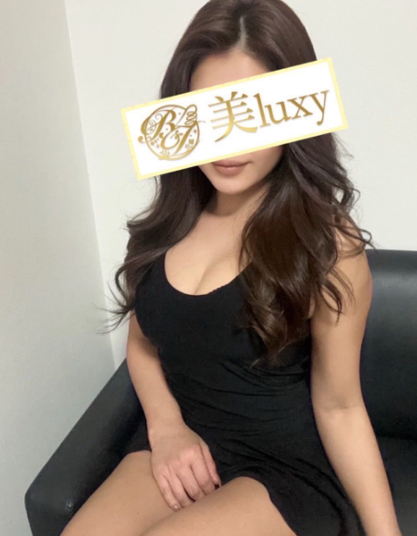 美luxy （ラグジー） 深津 かりな
